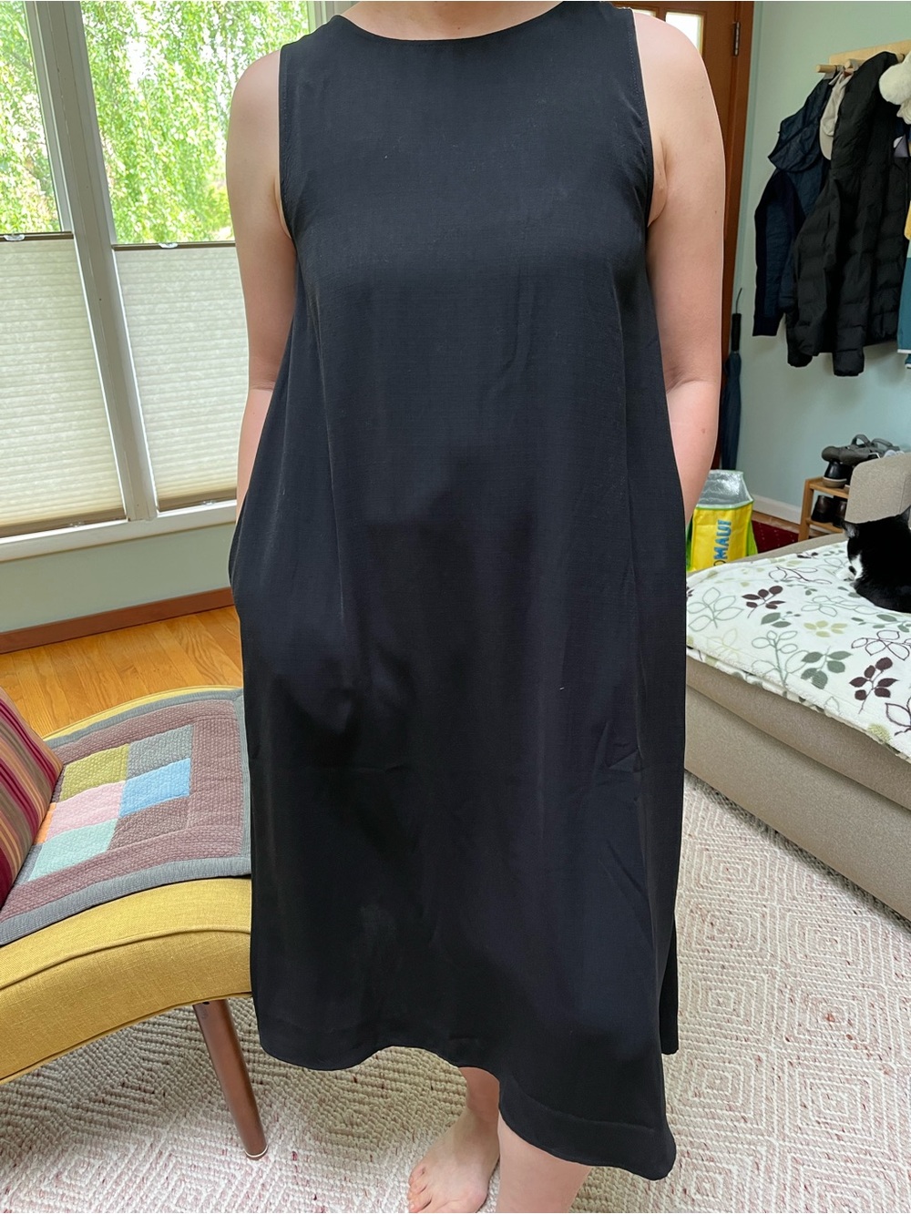 Classic Sleeveless Black Shift Dress